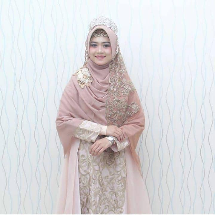 Instagram.com/syari wedding dress