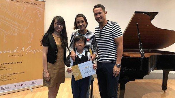 instagram.com/melanieputria