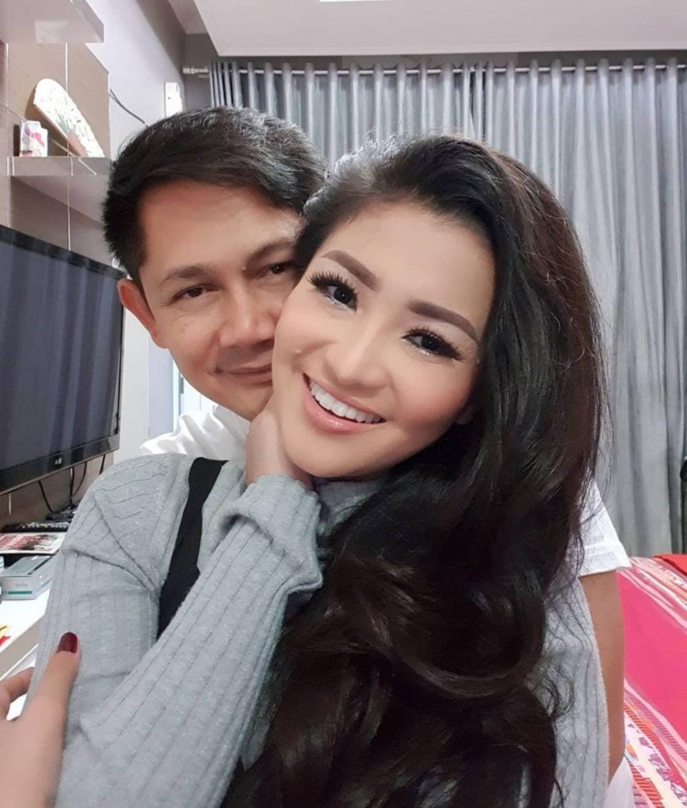 instagram.com/fitricarlina