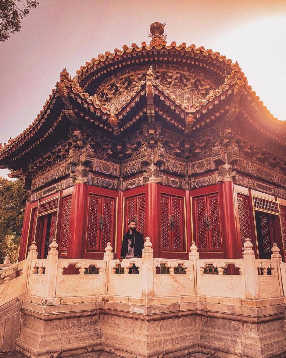 instagram.com/travel.love.couple