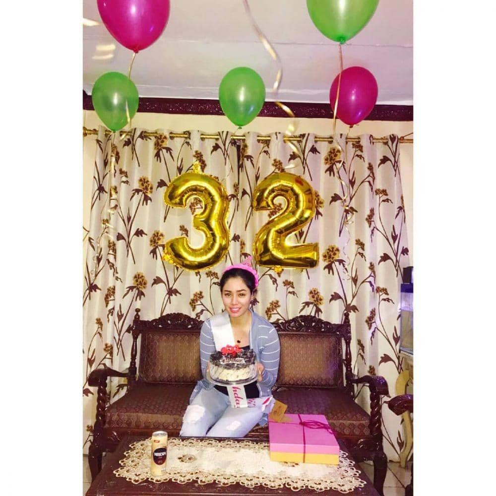 Instagram.com/saphira_indah