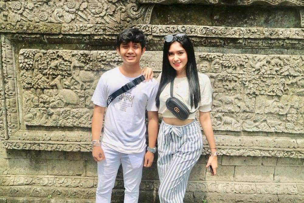 instagram.com/ochi24