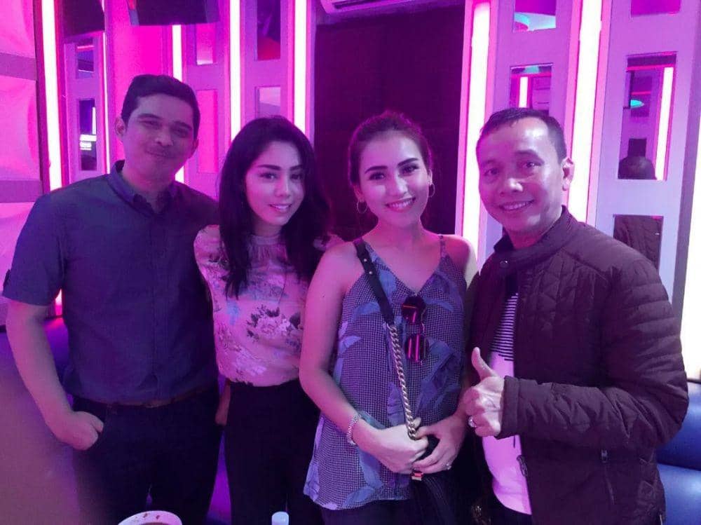 instagram.com/saphira_indah