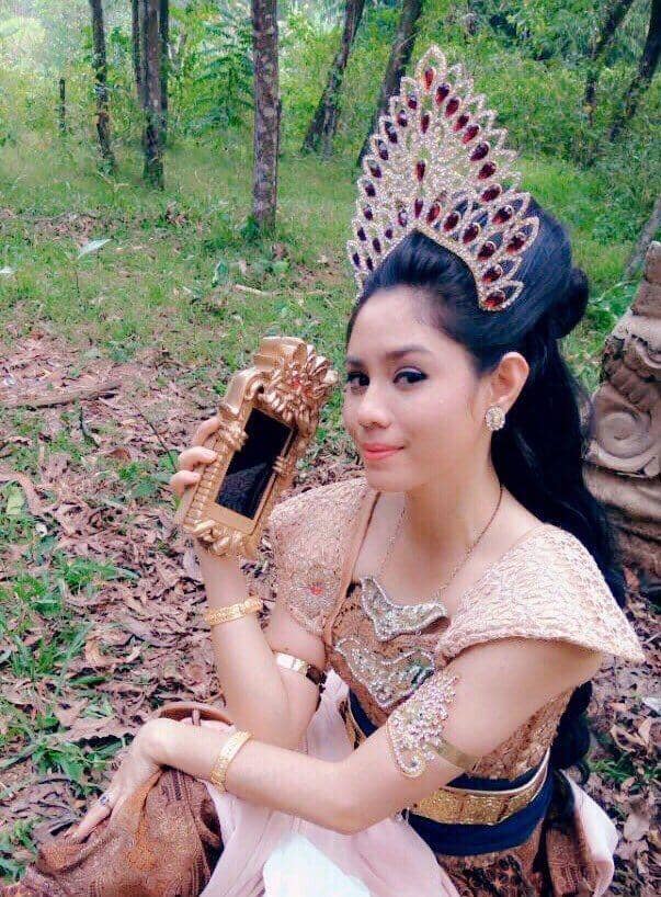 Instagram.com/saphira_indah