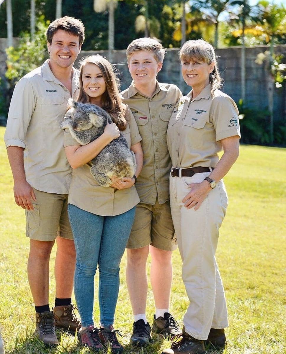 instagram.com/bindisueirwin