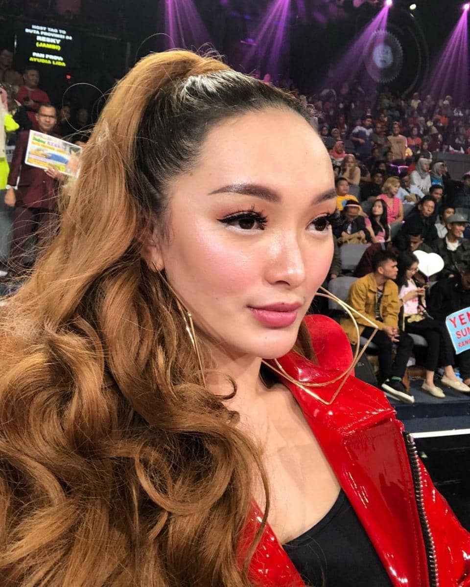 instagram.com/zaskia_gotix