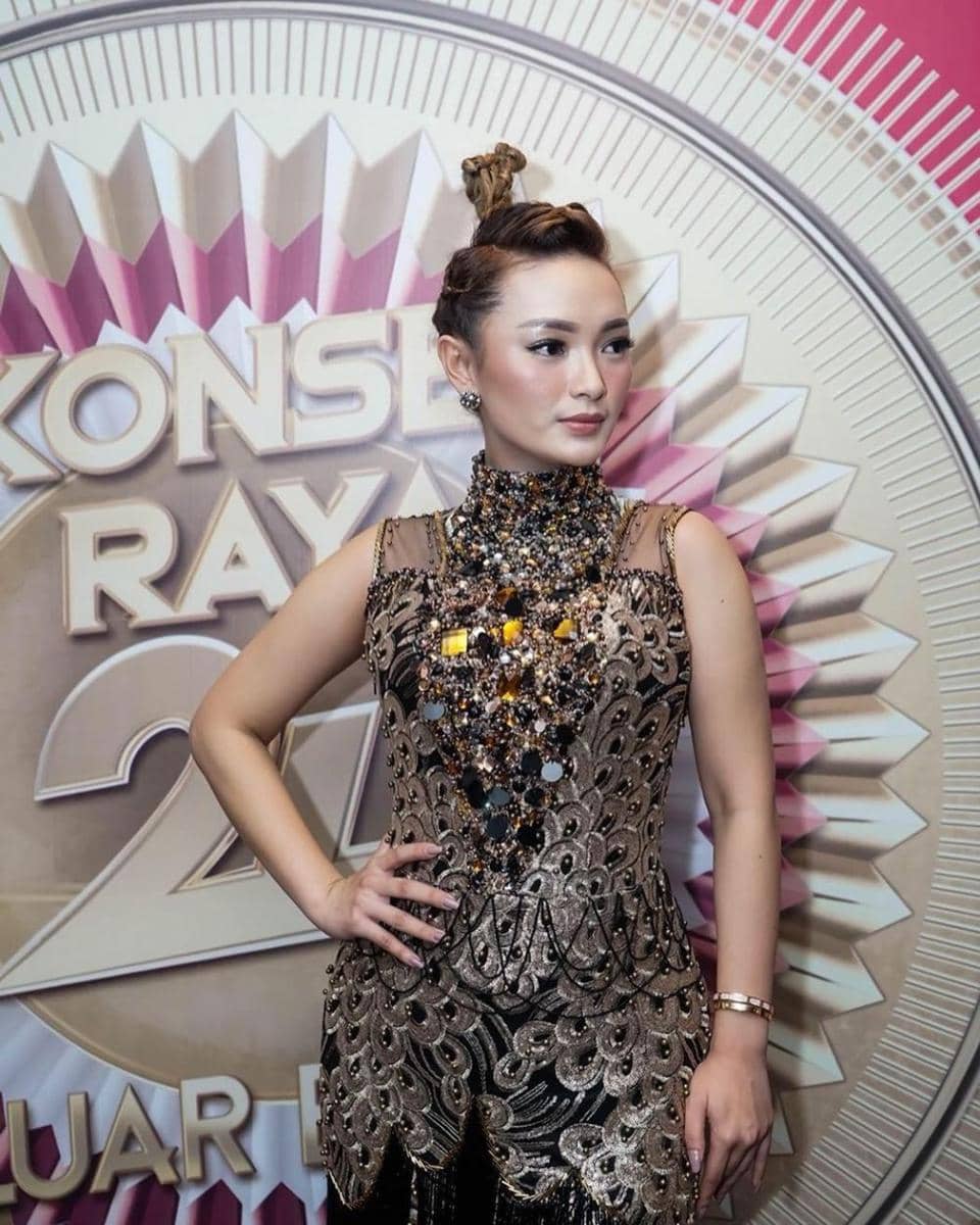 instagram.com/zaskia_gotix