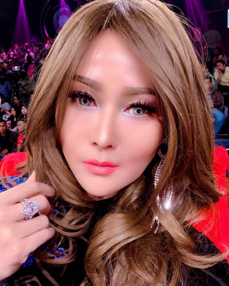 instagram.com/inul.d