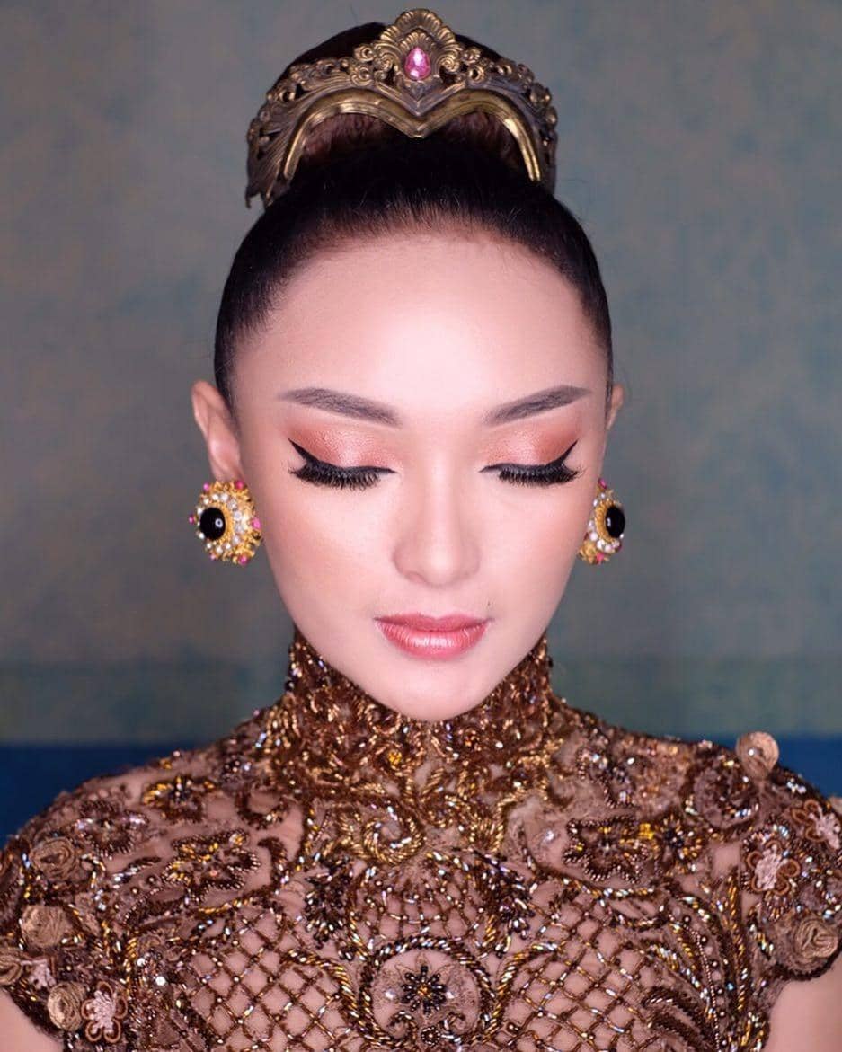 instagram.com/zaskia_gotix