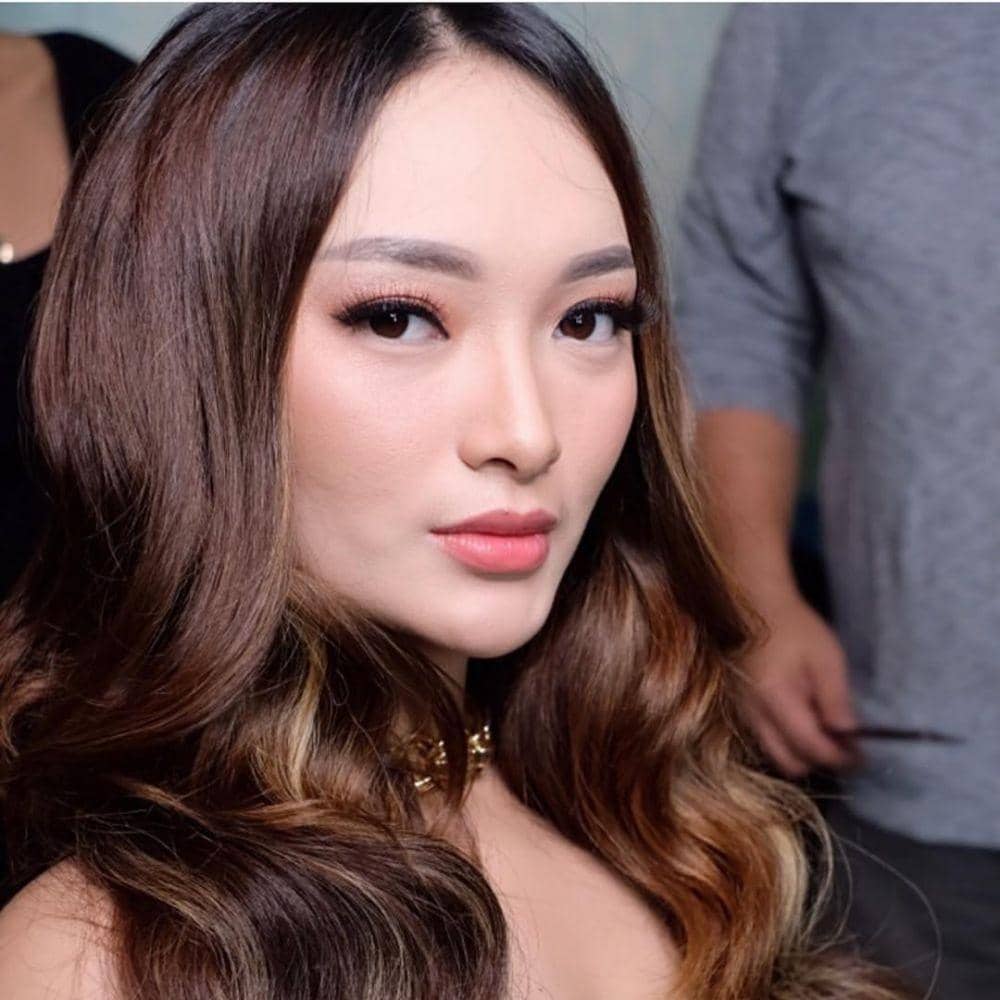 instagram.com/zaskia_gotix