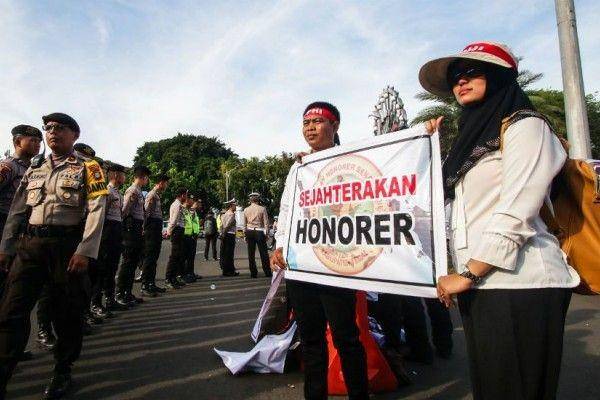 Ilustrasi guru honorer (Antara Foto/Rivan Awal Lingga)