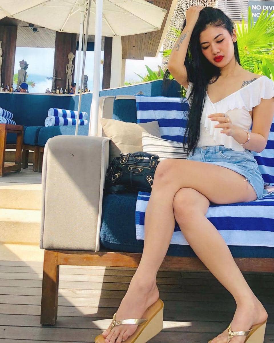 instagram.com/dellaled