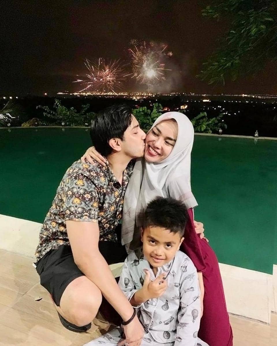 instagram.com/medinazein/