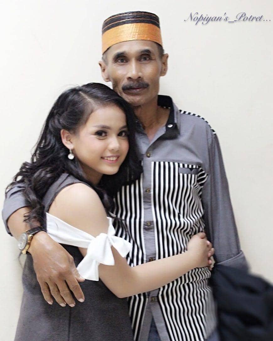 instagram.com/da4_putri03