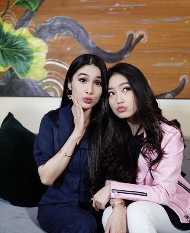 instagram.com/natashawilona12