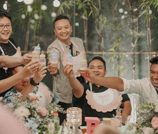 instagram.com/therealmomogeisha