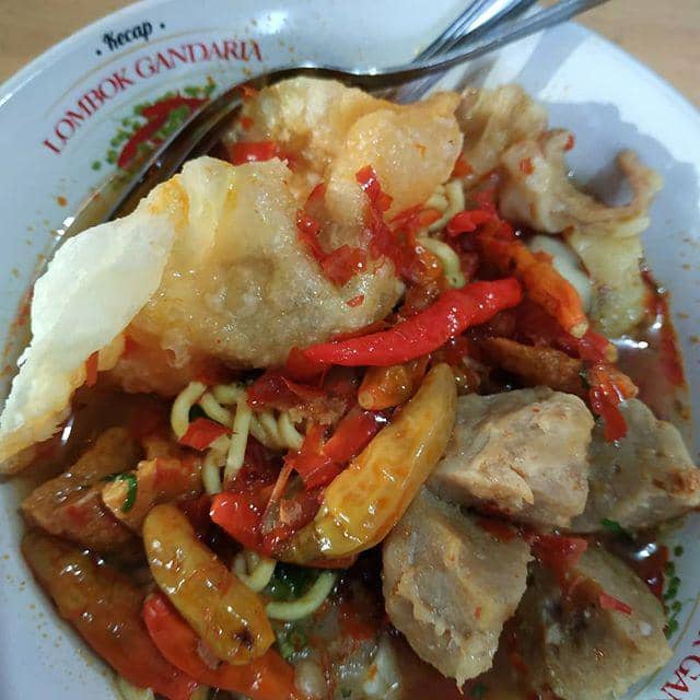 instagram.com/adina.nuraini