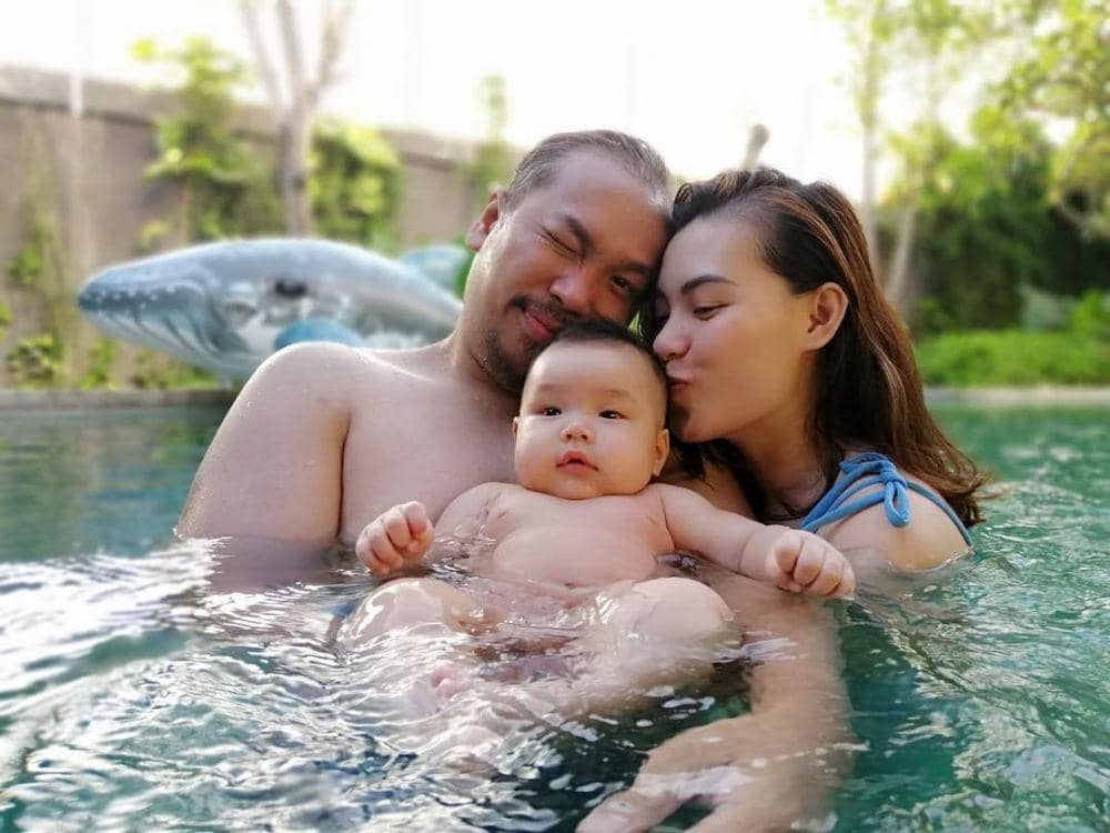 Jarang Disorot, 10 Potret Sammy Simorangkir yang Kini Jadi Hot Daddy