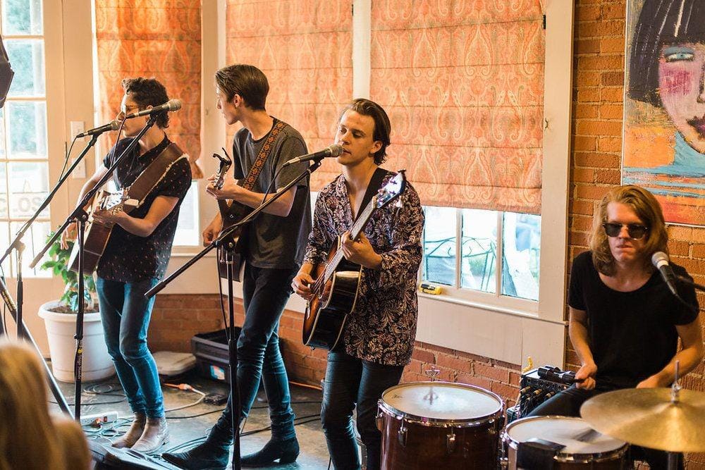 senoiacoffeecafe.com