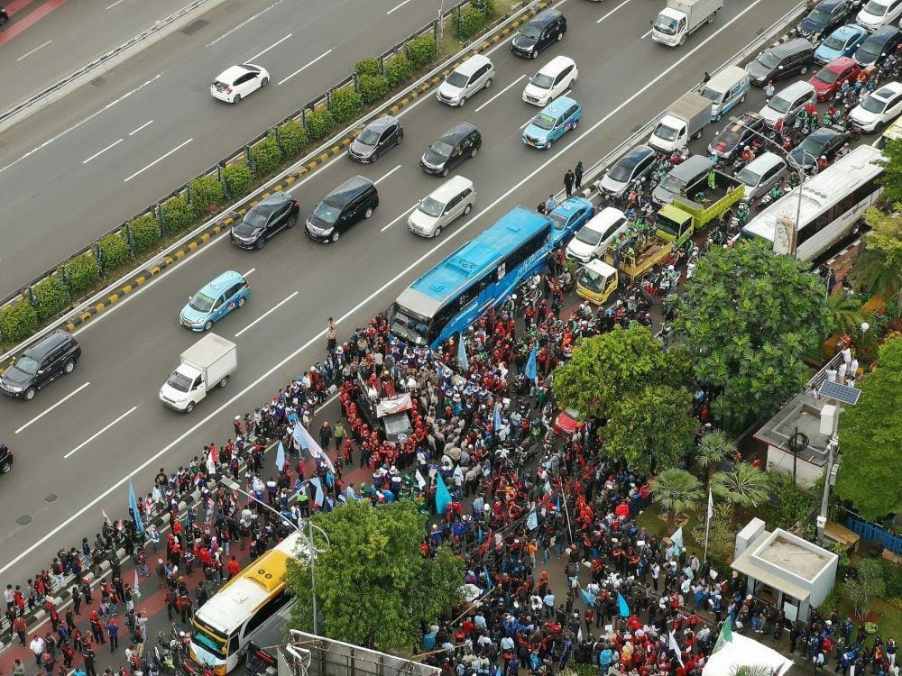 Twitter.com/risetioz