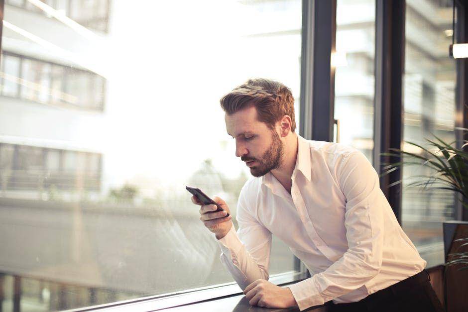 bahaya nonton film porno di handphone ponsel