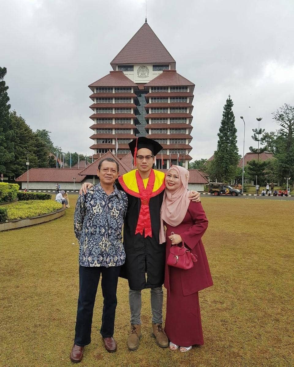 instagram.com/dewiyullofficial