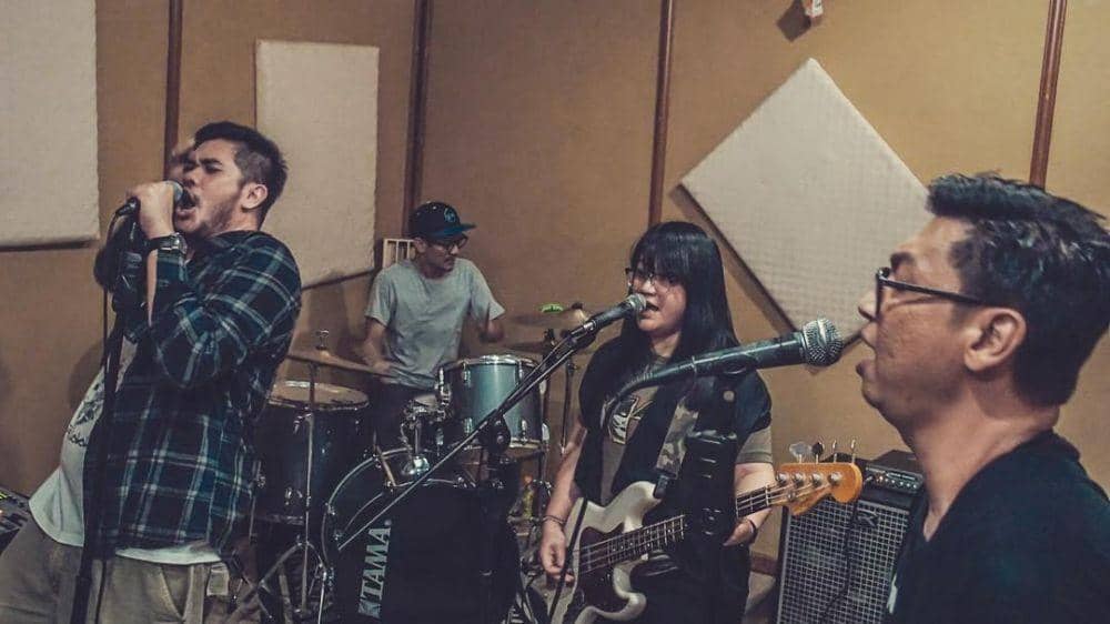 Instagram.com/tigabelastonbesi