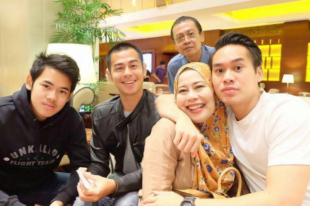 instagram.com/dewiyullofficial