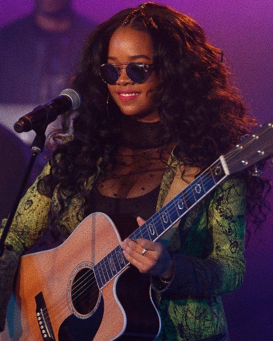 instagram.com/hermusicofficial