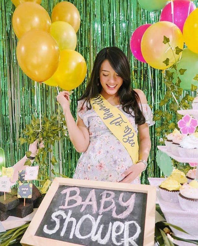 instagram.com/anissaaziza