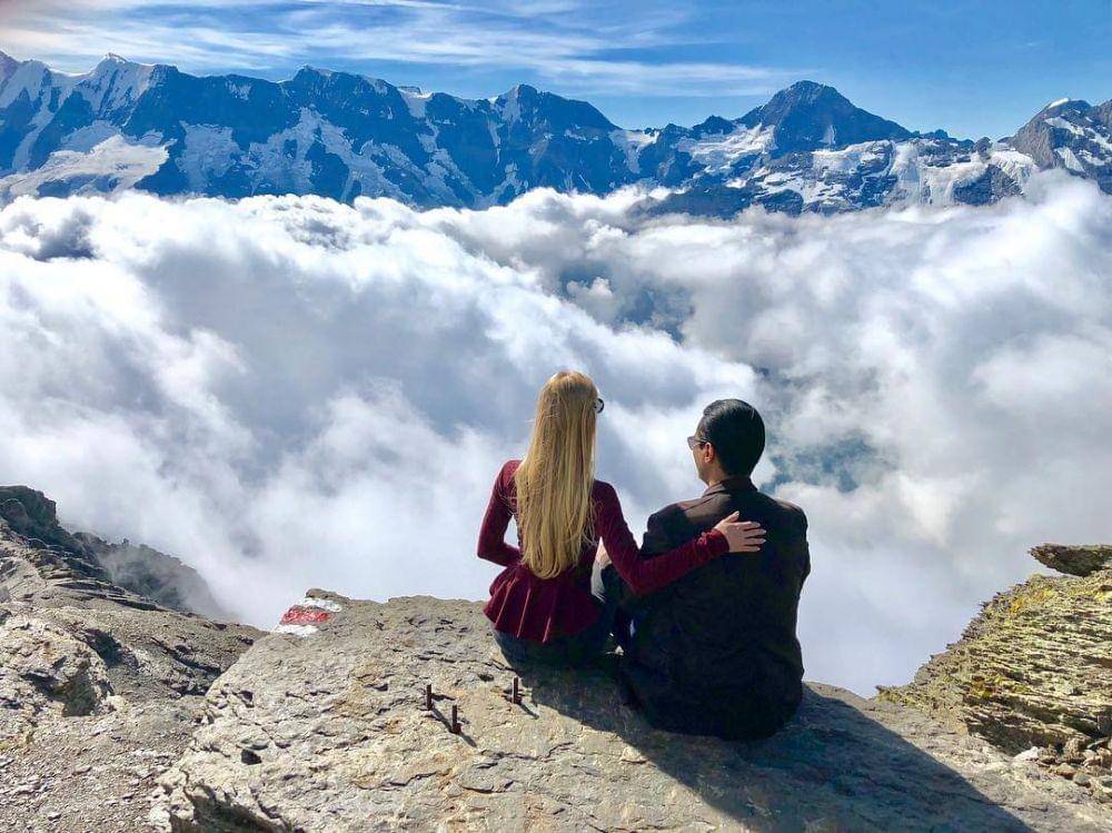 instagram.com/varshaadhikumoro