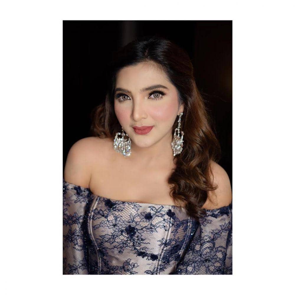 instagram.com/ashanty_ash