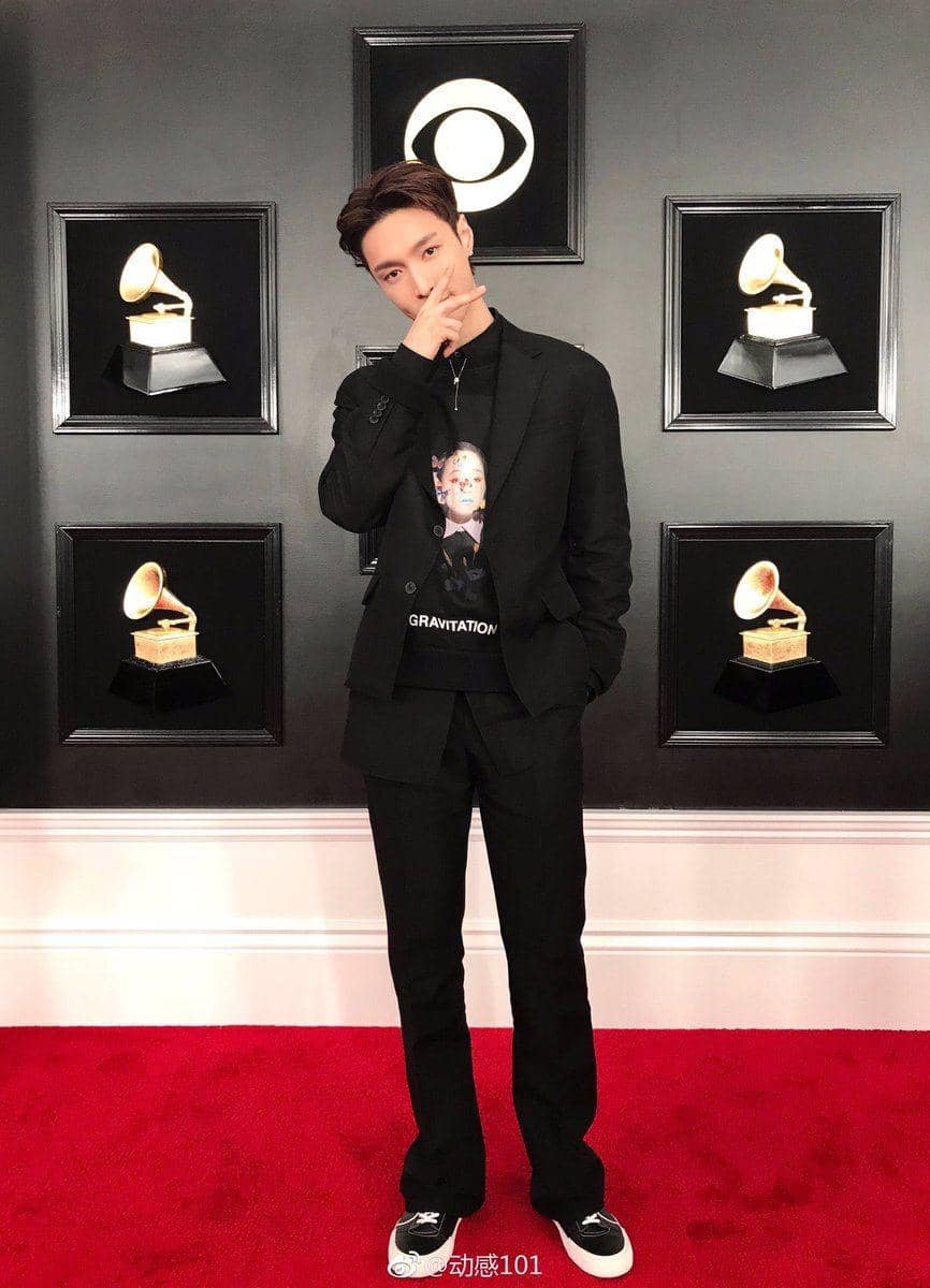 Weibo.com/u/5582937157