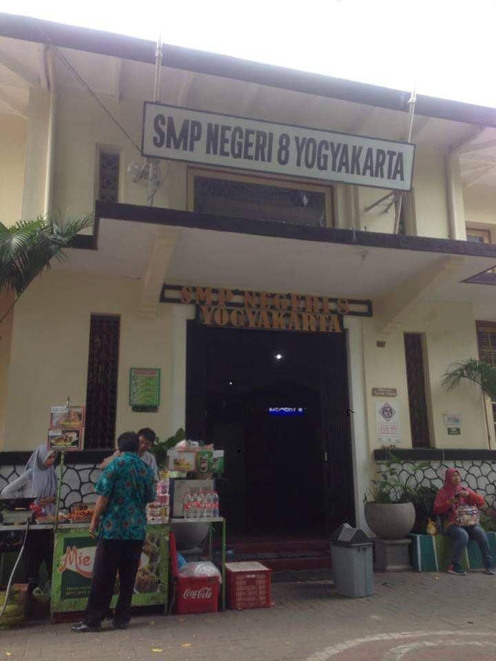 Facebook.com/(Wolu) SMP Negeri 8 Yogyakarta