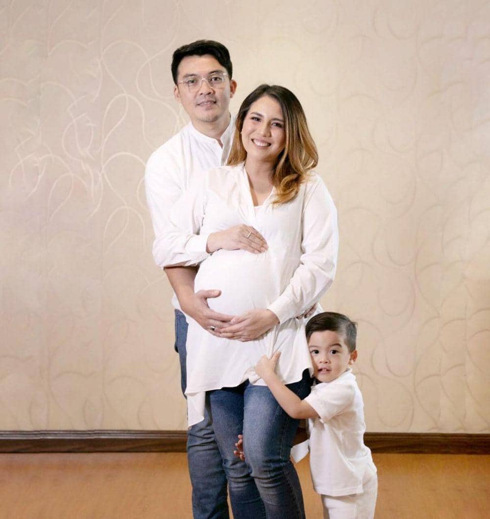 instagram.com/tya_ariestya