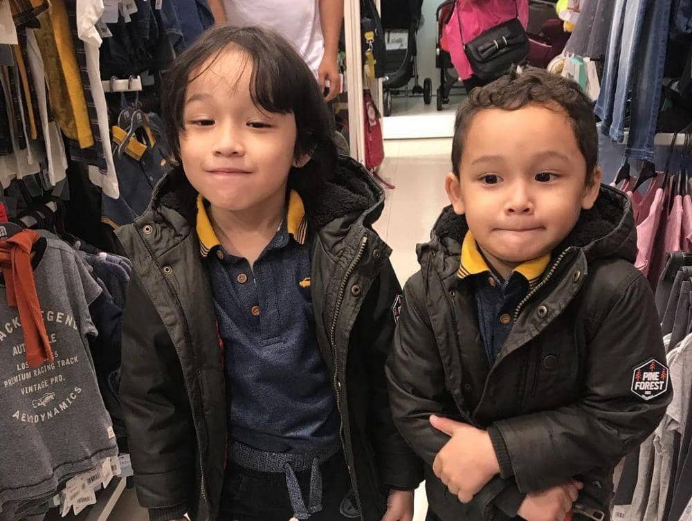 instagram.com/adeliapasha