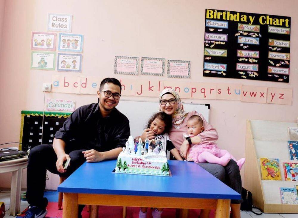 instagram.com/angkie.yudistia