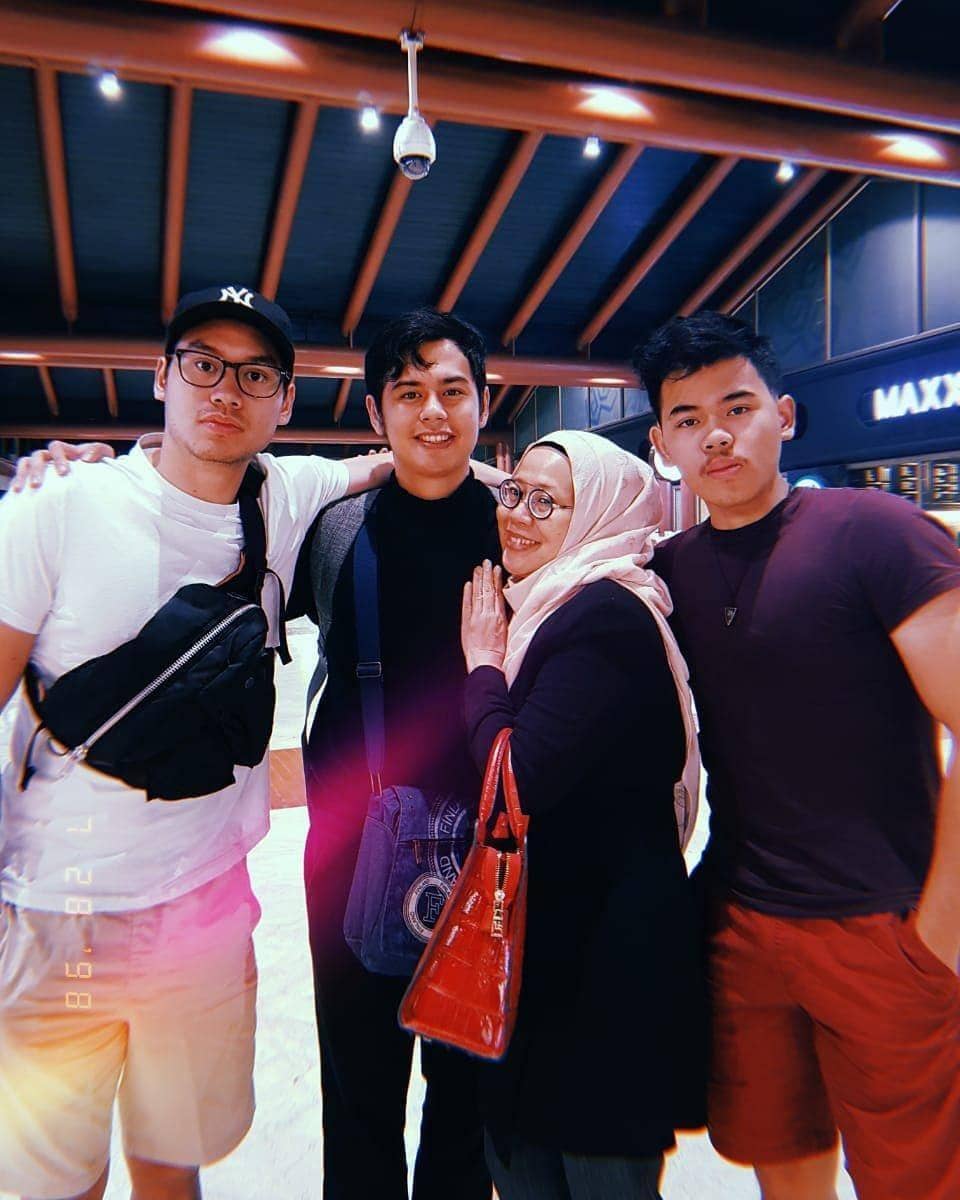 instagram.com/dewiyullofficial