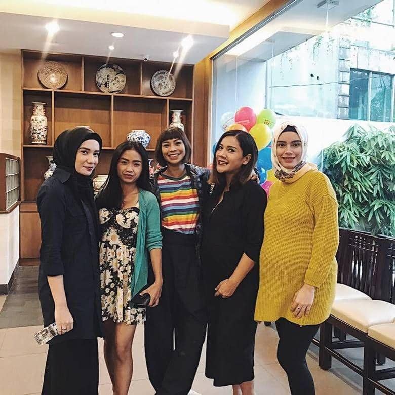 instagram.com/fitriayuu/