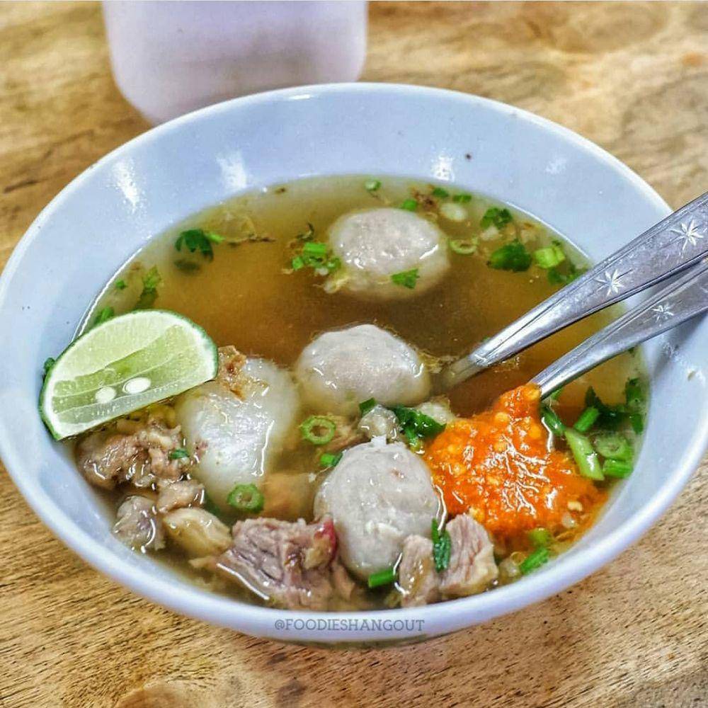 instagram.com/foodieshangout