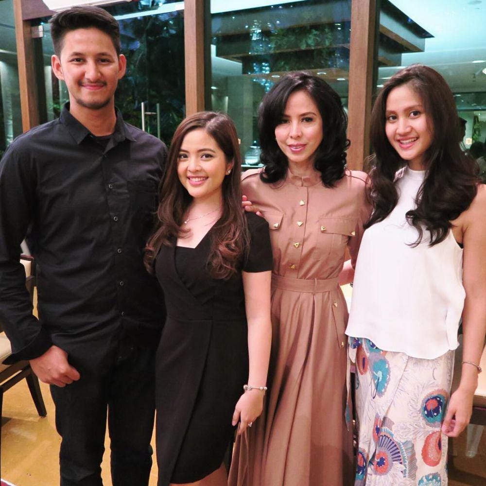 instagram.com/tasyakamila