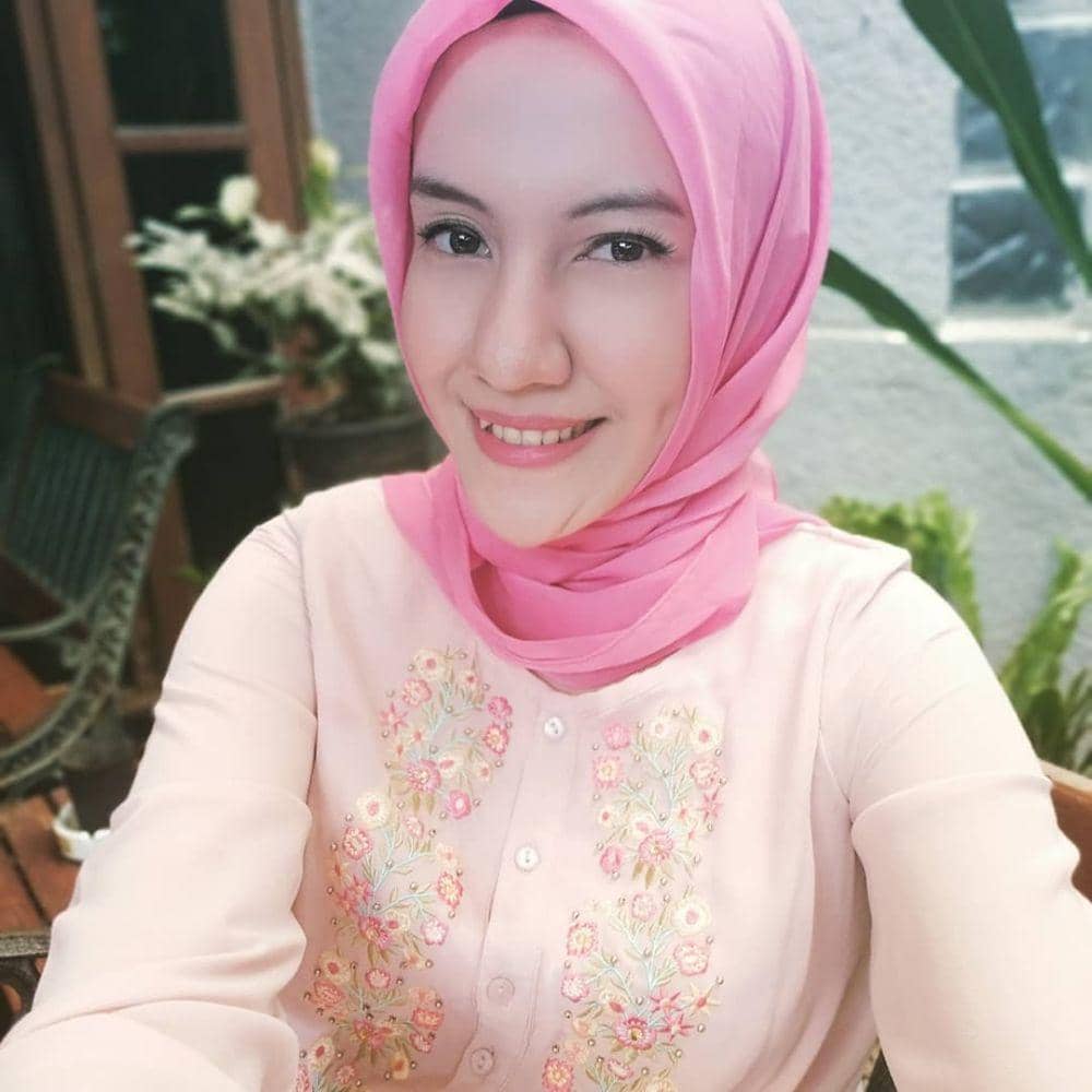 instagram.com/karinarachma