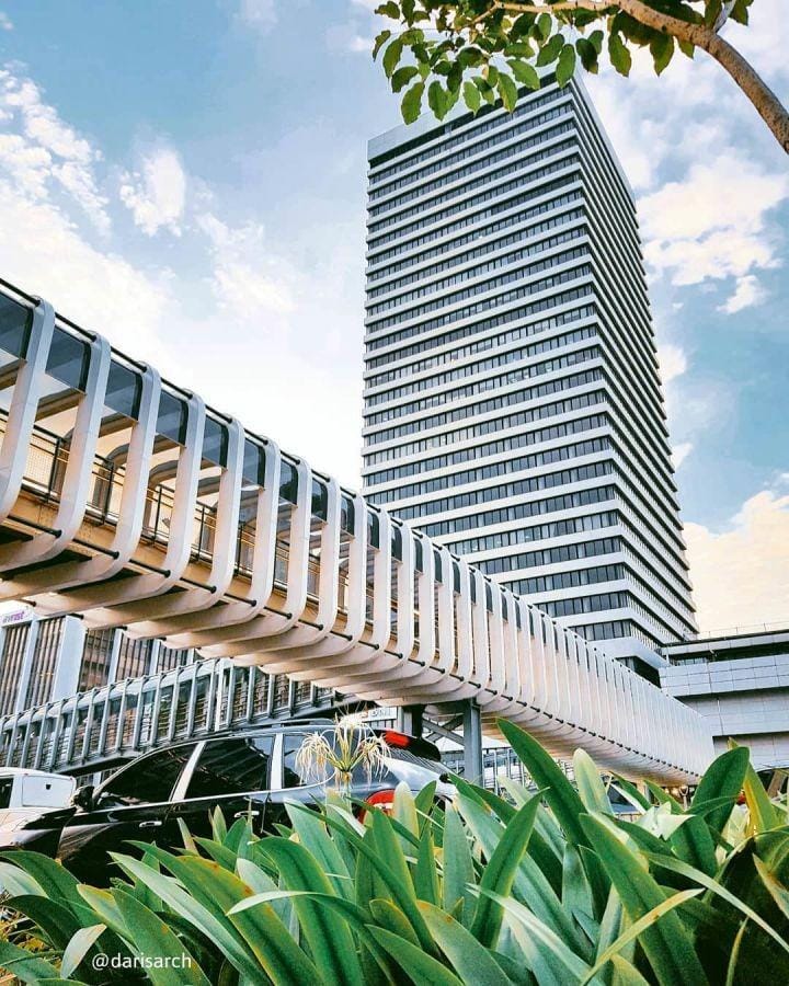 instagram.com/darisarch