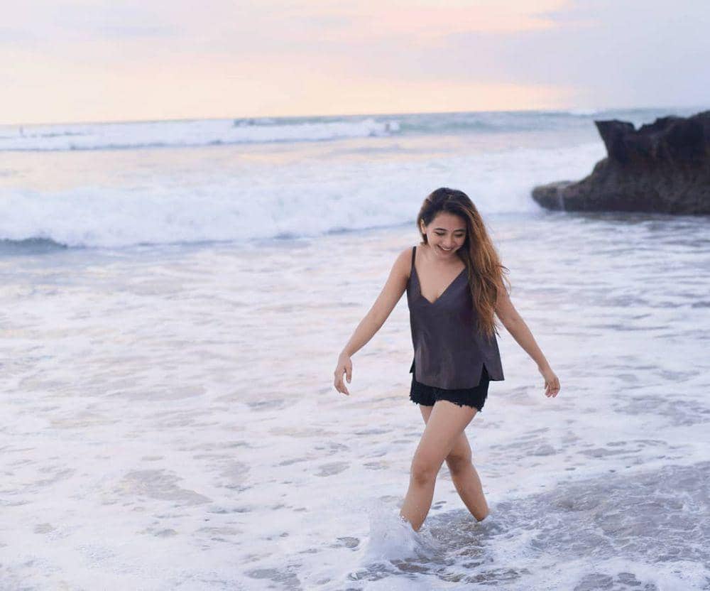 instagram.com/thenadiavega