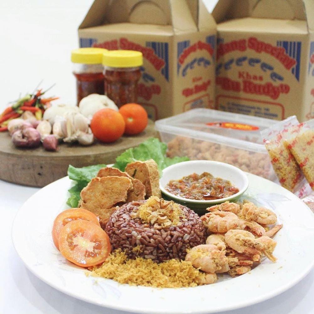 instagram.com/iluvnomnom