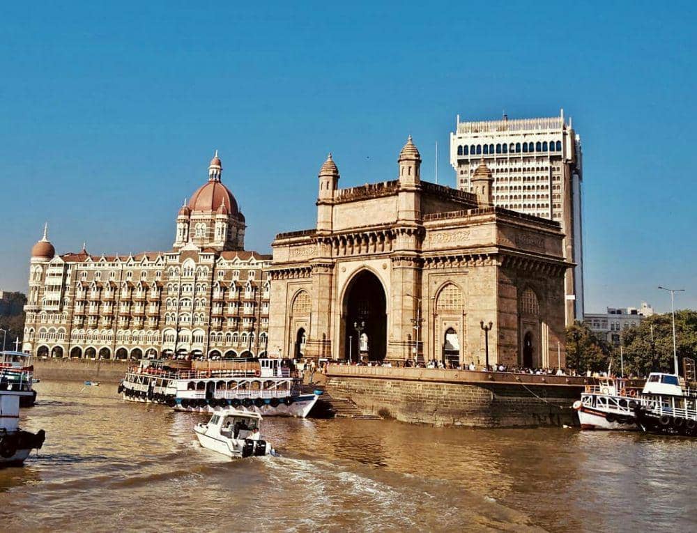 instagram.com/rovingtraveller