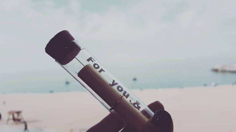 Surat cinta dalam botol