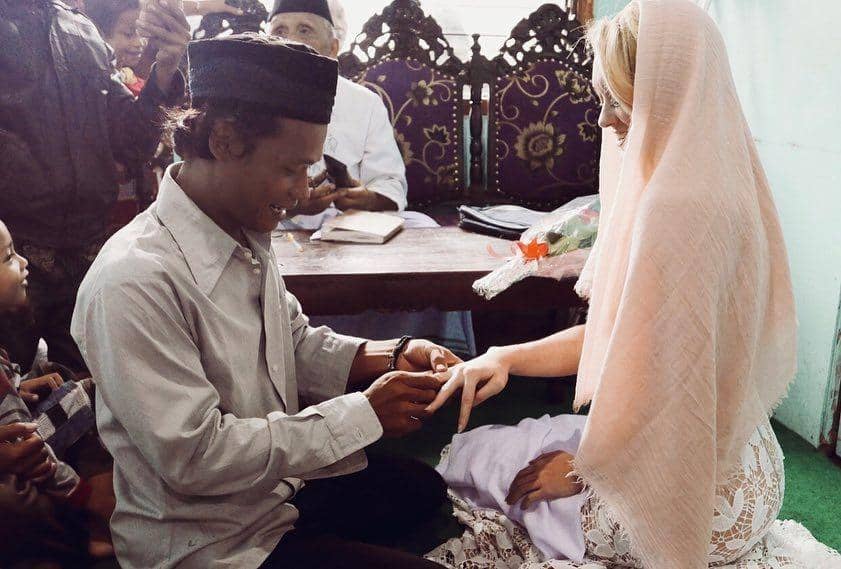 Instagram.com/pollyoddsocks