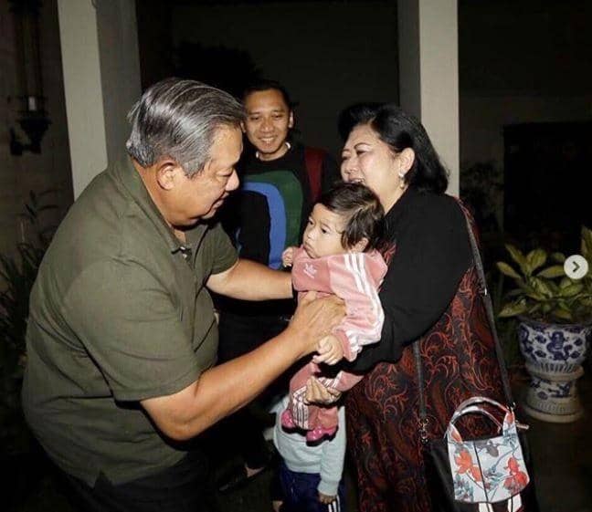 Instagram.com/@aniyudhoyono