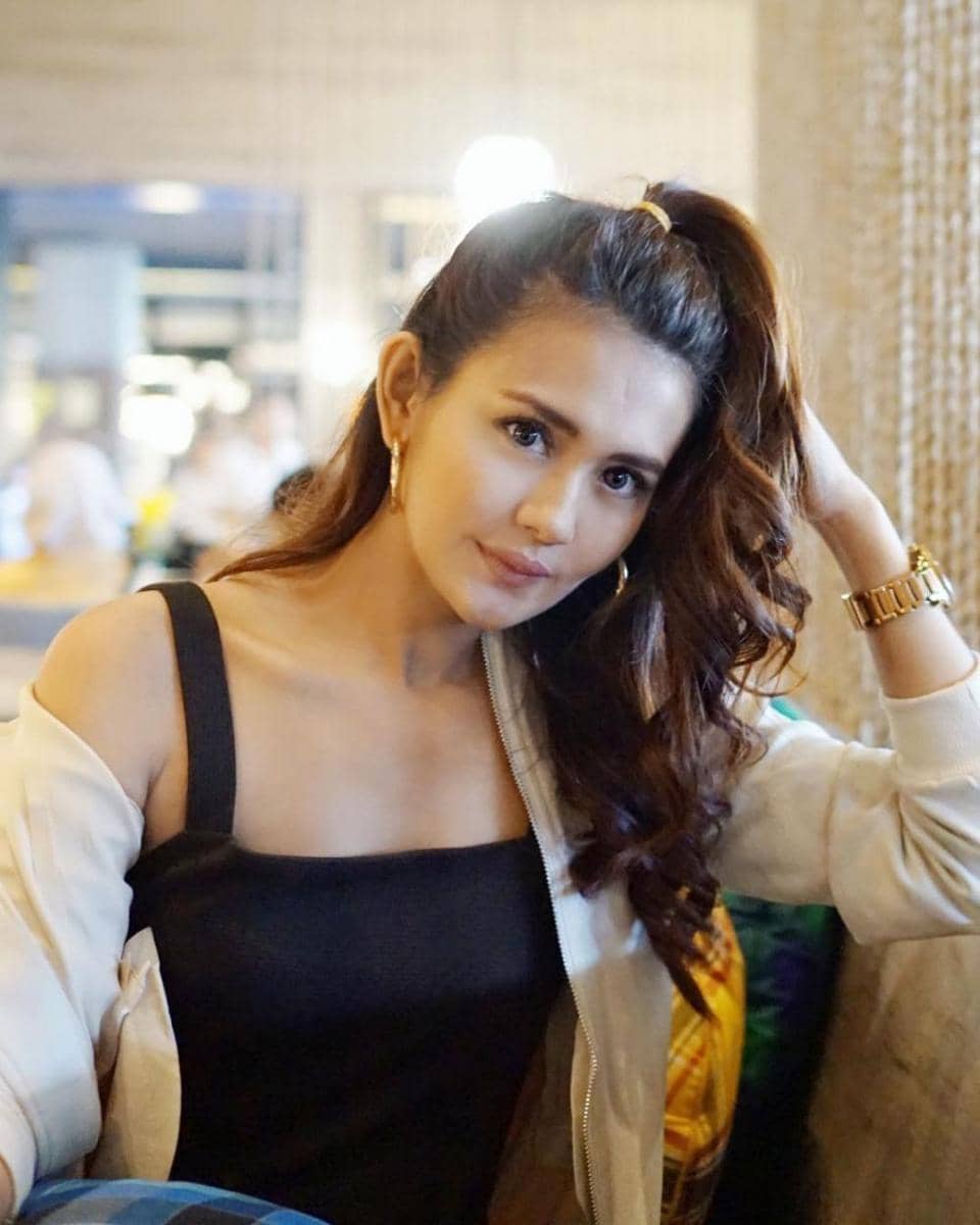 Instagram.com/julianamoechtar/